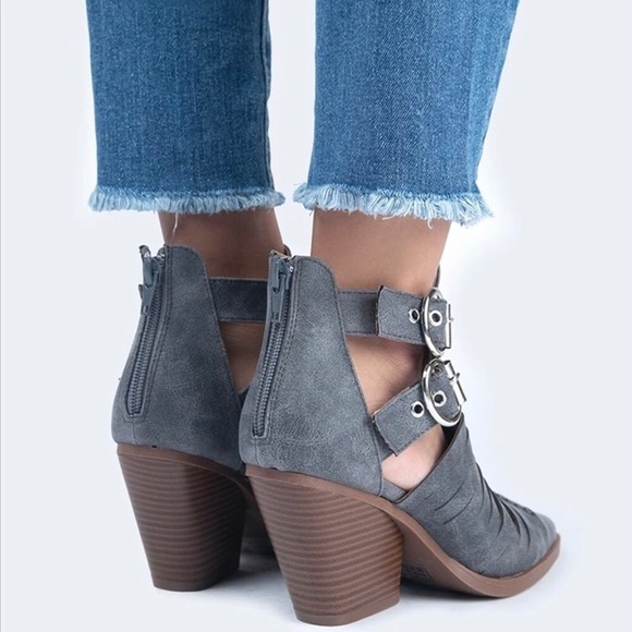 Qupid Zooey Western Woven Pointed Toe Booties - Picture 4 of 16